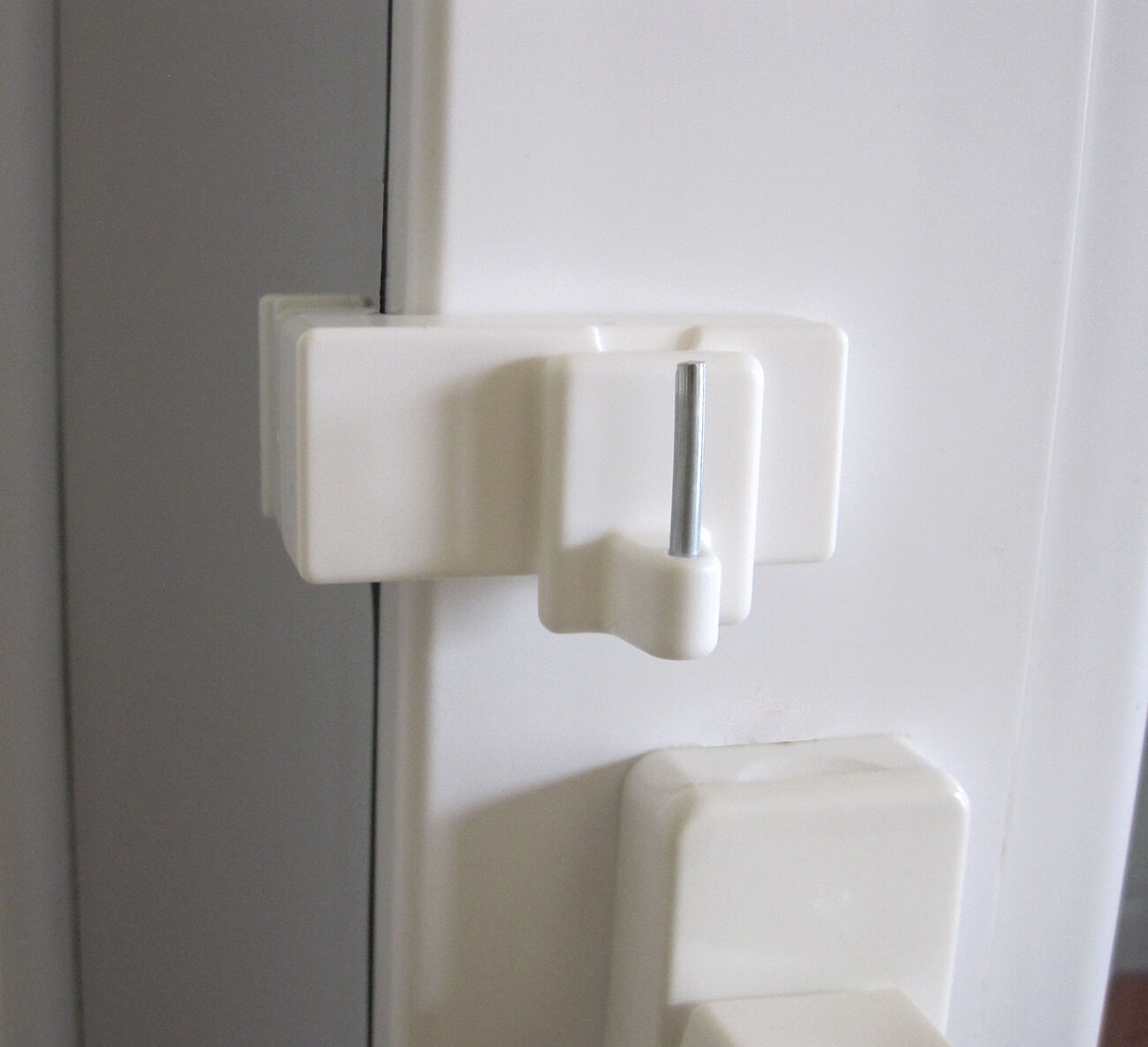 Klemmhalter – Klemm-Träger für Scheibengardinenstangen / Vitragenstangen, 2 Stück, weiß