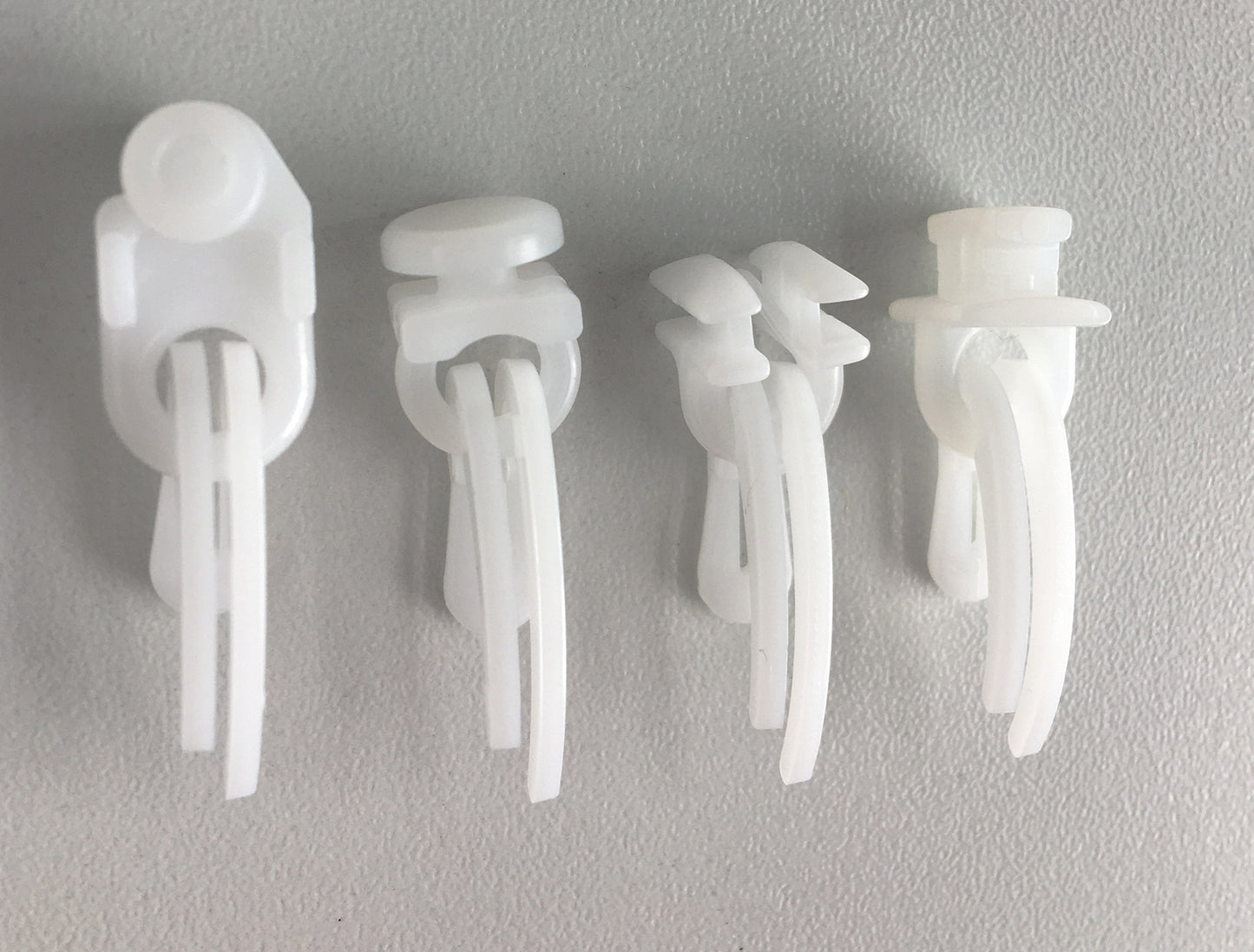 Gardinenhaken C-Haken Doppelhaken für Gardinen und Vorhänge mit Kräuselband (100 Stck.) , weiß oder schwarz